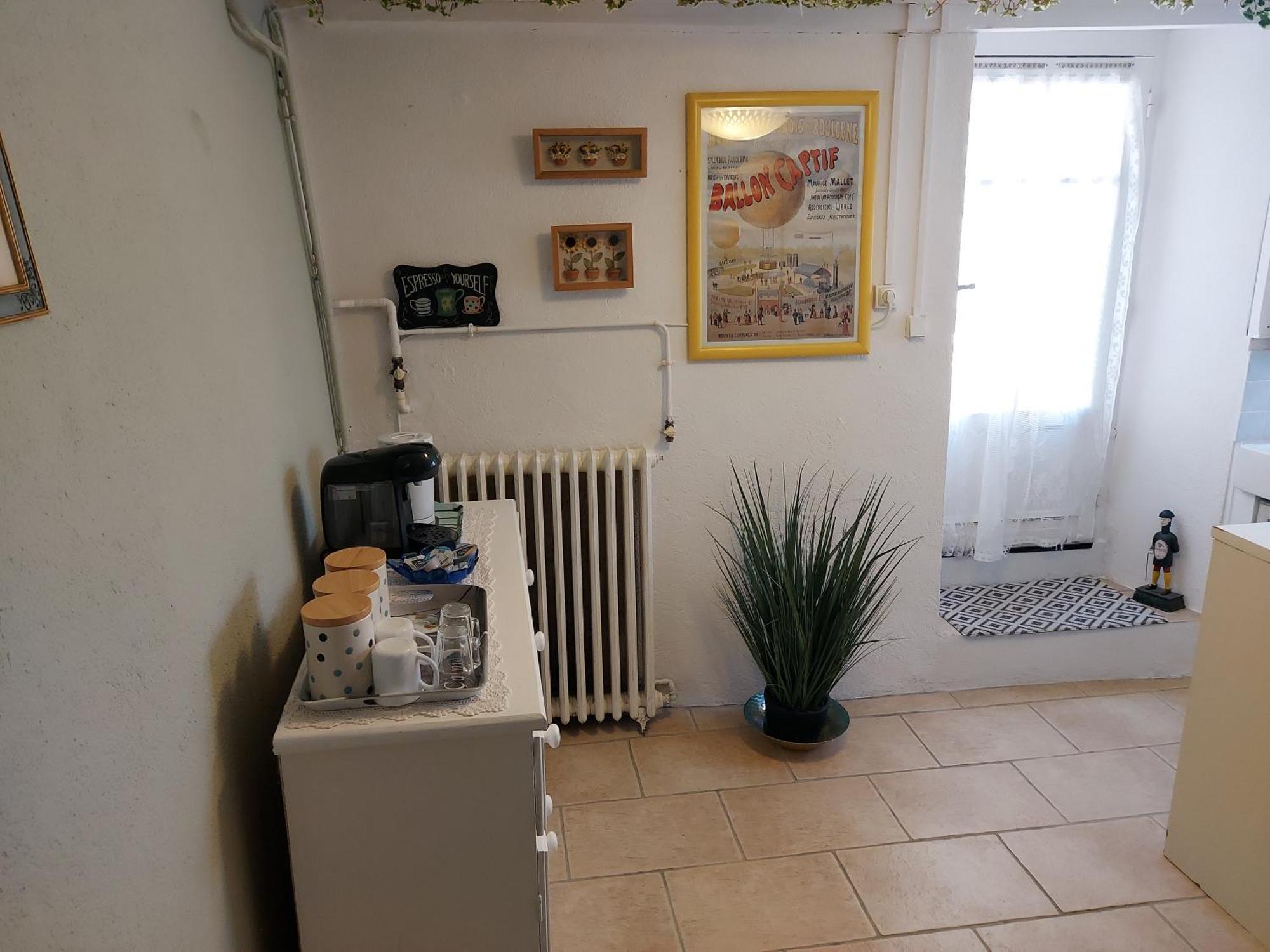 Charming Two Bedroom Gite With Beautiful Gardens كونفولين المظهر الخارجي الصورة
