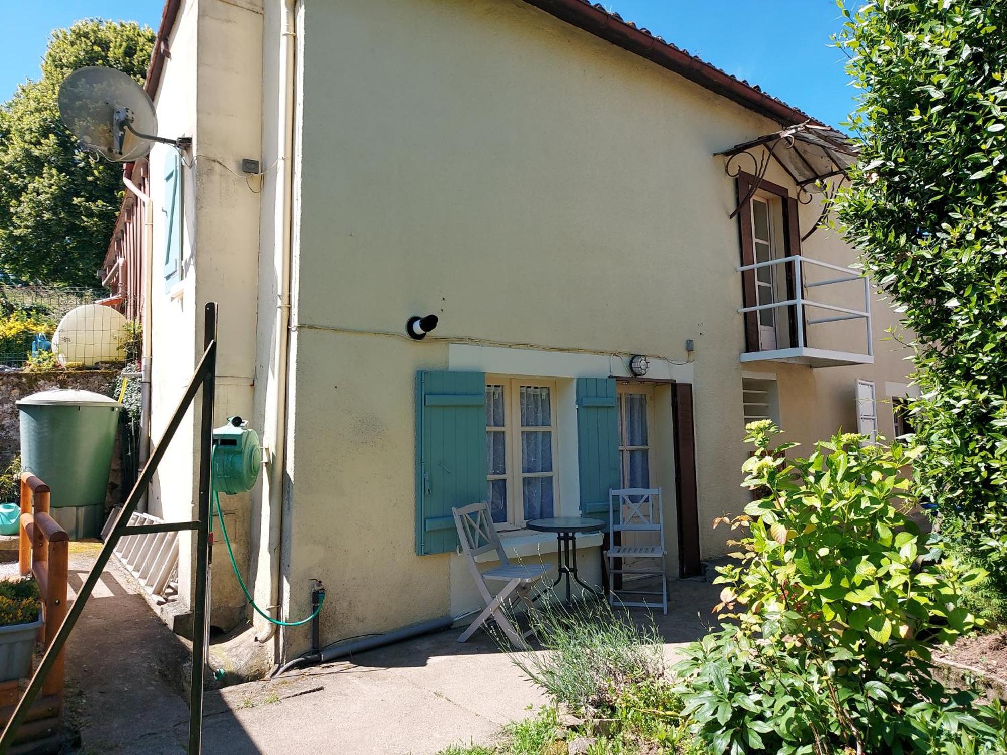 Charming Two Bedroom Gite With Beautiful Gardens كونفولين المظهر الخارجي الصورة