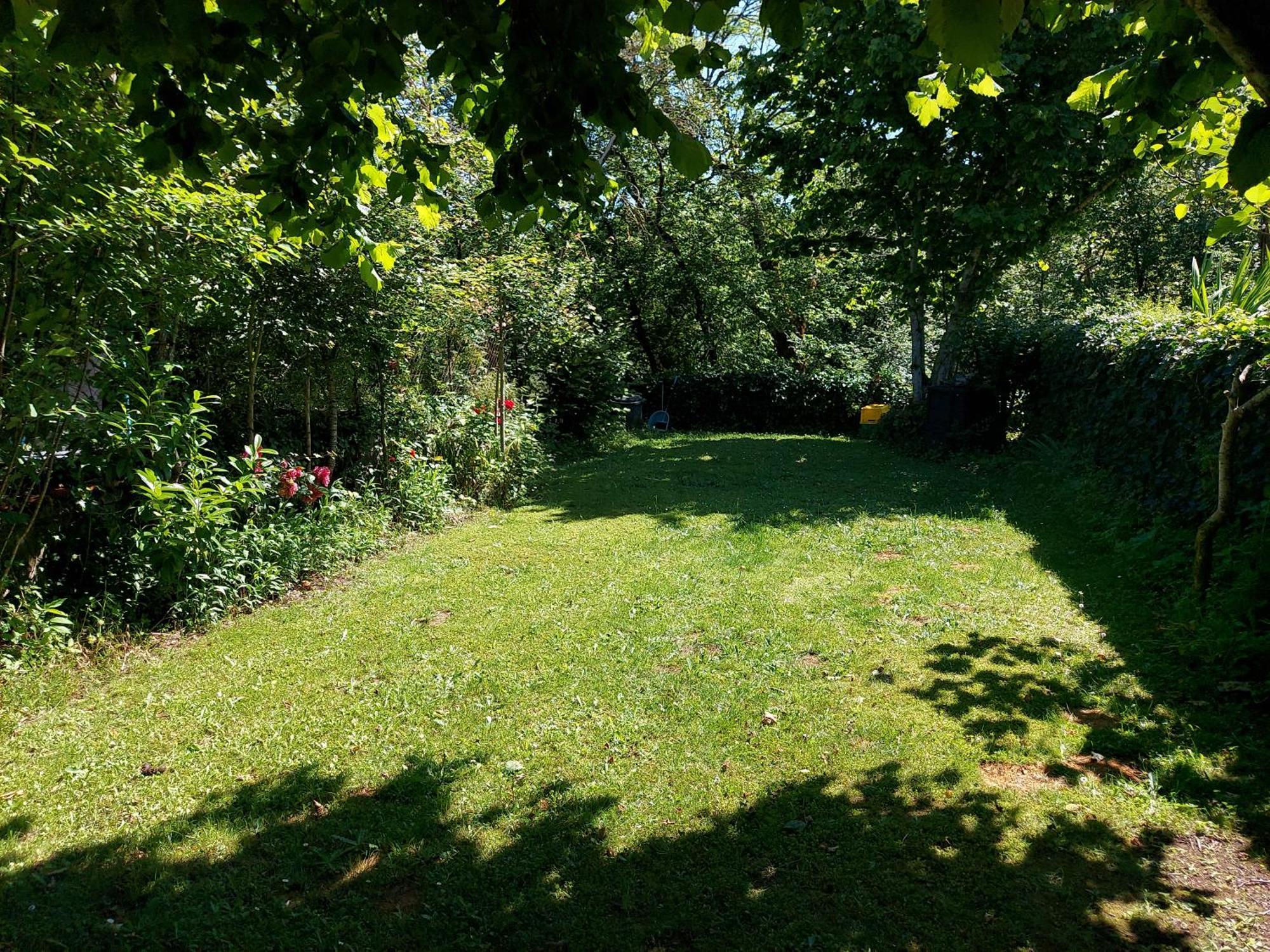 Charming Two Bedroom Gite With Beautiful Gardens كونفولين المظهر الخارجي الصورة